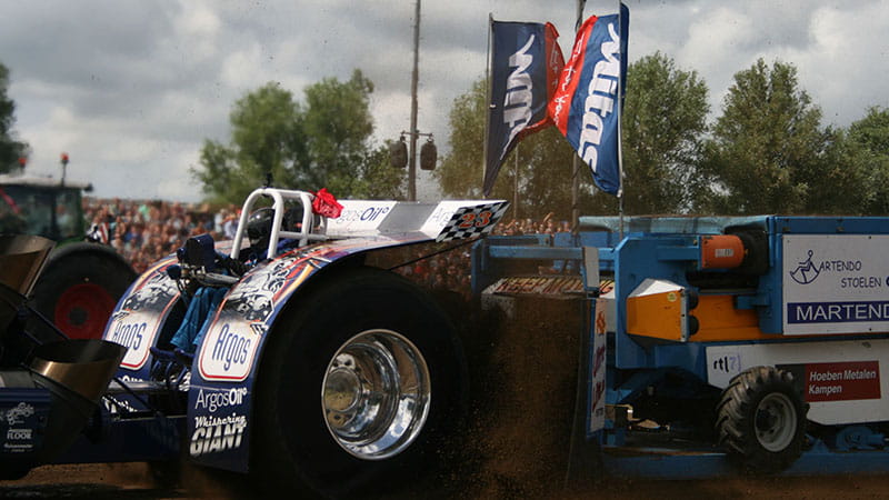 Putten-Tractor-pulling-on-the-beach-05-s