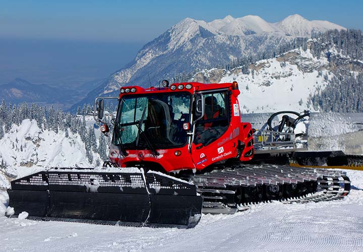 truck-tyres-snow-groomer